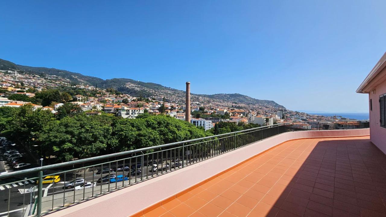 Garden And Seaview Apartment - Free Parking Funchal Dış mekan fotoğraf