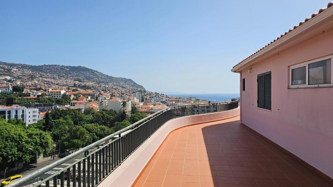 Garden And Seaview Apartment - Free Parking Funchal Dış mekan fotoğraf