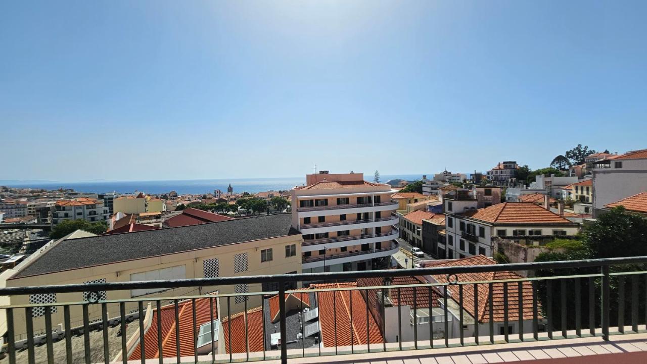 Garden And Seaview Apartment - Free Parking Funchal Dış mekan fotoğraf